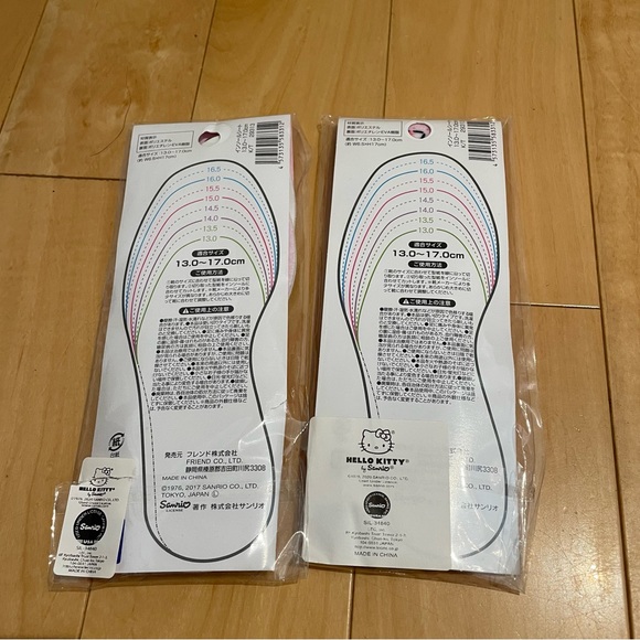 2 NWT hello kitty kids shoe inserts - Picture 2 of 5